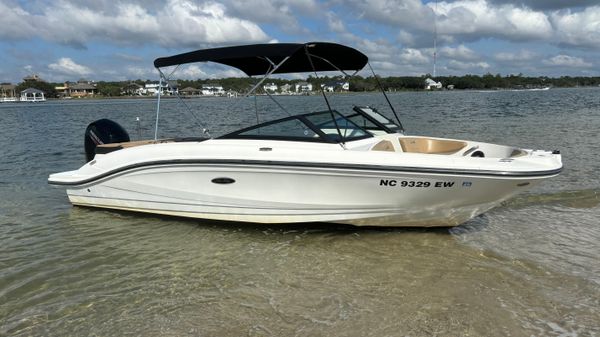 Sea Ray 210SPX-OB 