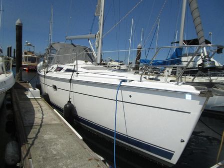 Hunter 36 image