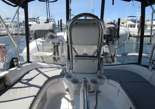 Hunter 36 image