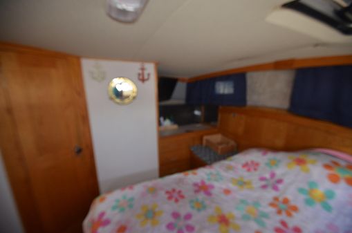 Silverton 40 Aft Cabin image