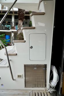 Sea Ray L550 Fly image