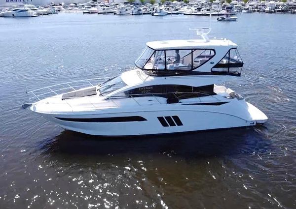 Sea Ray 510 Fly image