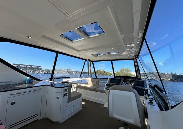 Sea Ray 510 Fly image