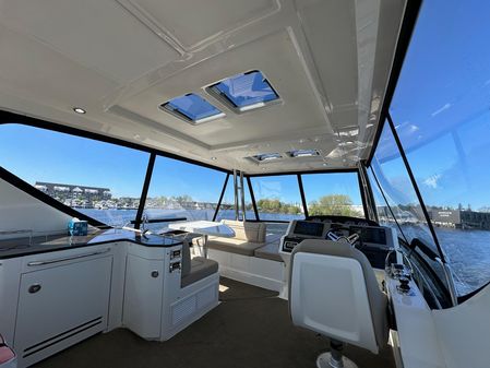 Sea Ray 510 Fly image