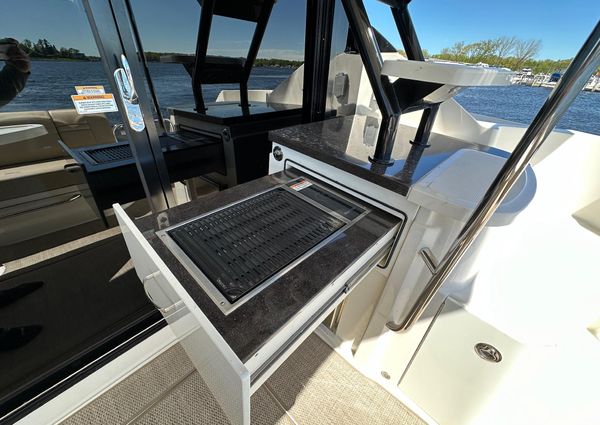 Sea Ray 510 Fly image