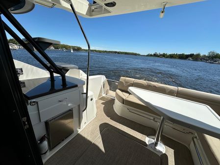 Sea Ray 510 Fly image