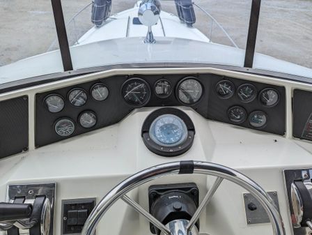 Sea-ray 340-SEDAN-BRIDGE image