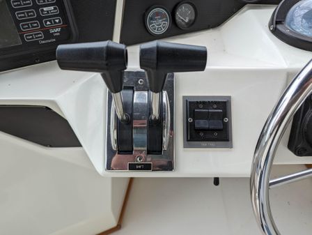 Sea-ray 340-SEDAN-BRIDGE image