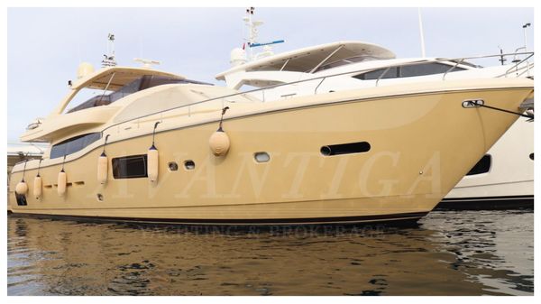 Ferretti Yachts Altura 840 