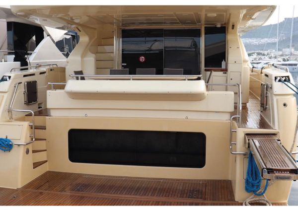 Ferretti Yachts Altura 840 image