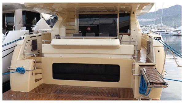 Ferretti Yachts Altura 840 image