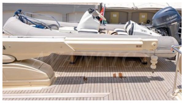 Ferretti Yachts Altura 840 image