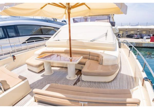 Ferretti Yachts Altura 840 image