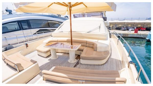 Ferretti Yachts Altura 840 image