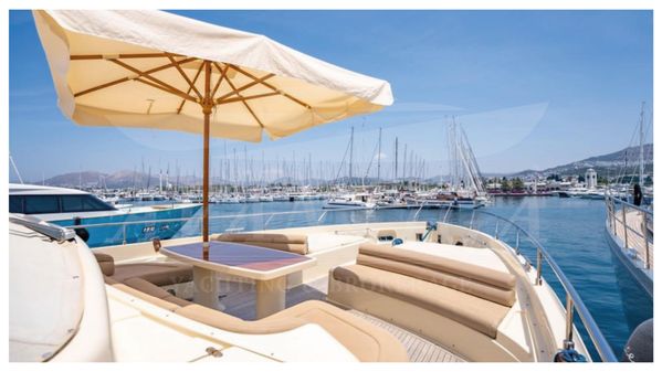 Ferretti Yachts Altura 840 image