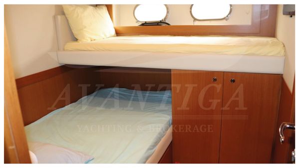 Ferretti Yachts Altura 840 image