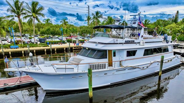 Hatteras 80 Cockpit Motor Yacht image