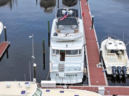 Hatteras 80 Cockpit Motor Yacht image