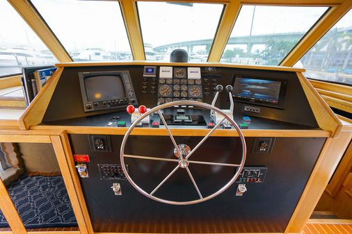 Hatteras 80 Cockpit Motor Yacht image