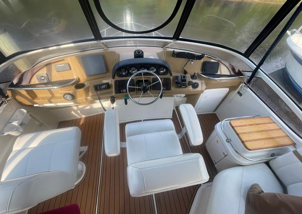 Carver 366 Motor Yacht image