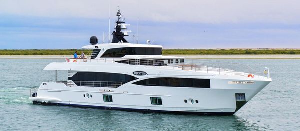 Gulf Craft Majesty 100 image