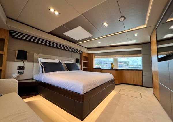 Gulf Craft Majesty 100 image