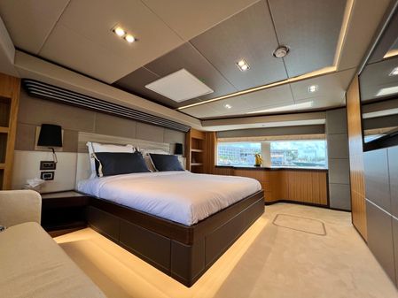 Gulf Craft Majesty 100 image