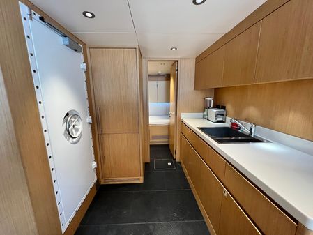 Gulf Craft Majesty 100 image