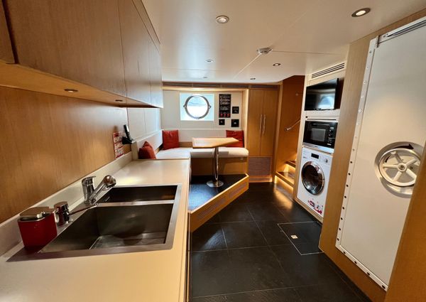 Gulf Craft Majesty 100 image