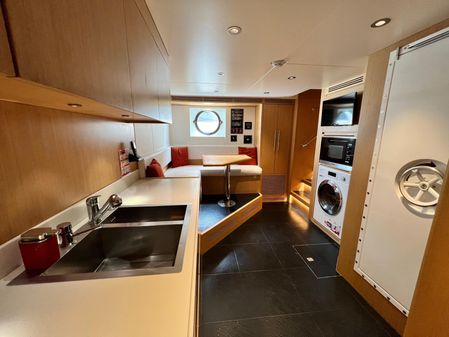 Gulf Craft Majesty 100 image