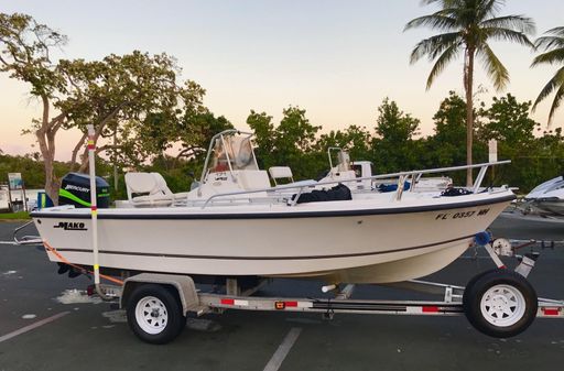 Mako 171 Center Console image