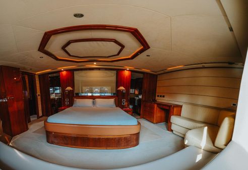 Ferretti Yachts 881 image