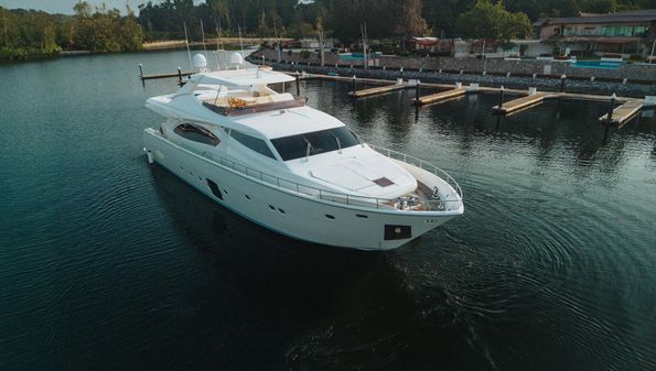 Ferretti Yachts 881 image