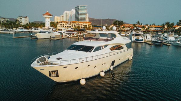 Ferretti Yachts 881 image