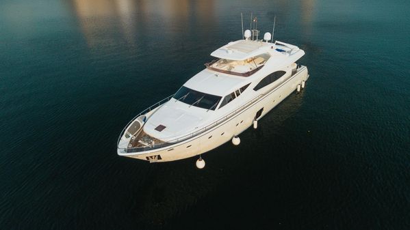 Ferretti Yachts 881 image