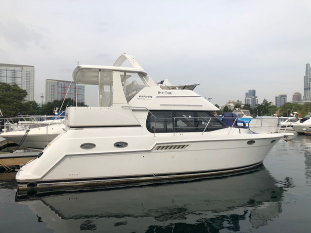 1999 Carver 356 Aft Cabin Motor Yacht Chicago Illinois Bay Marine