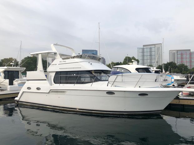 1999 Carver 356 Aft Cabin Motor Yacht Chicago Illinois Bay Marine