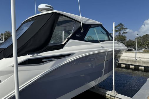 Sea Ray 320 Sundancer Outboard image