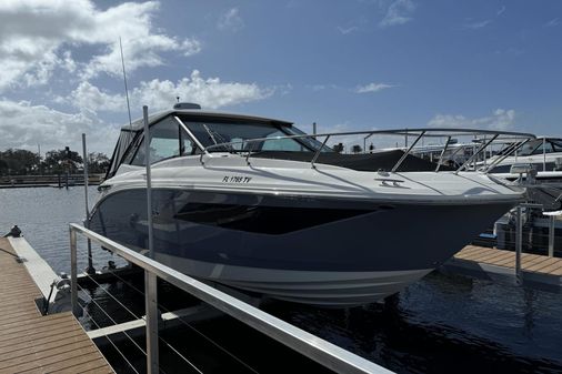 Sea Ray 320 Sundancer Outboard image