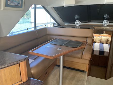 Bayliner 3988 Command Bridge Motoryacht image