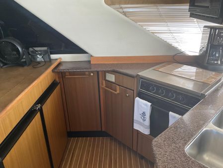 Bayliner 3988 Command Bridge Motoryacht image