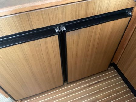 Bayliner 3988 Command Bridge Motoryacht image