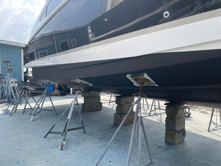 Regal 4080 Flybridge Sedan image