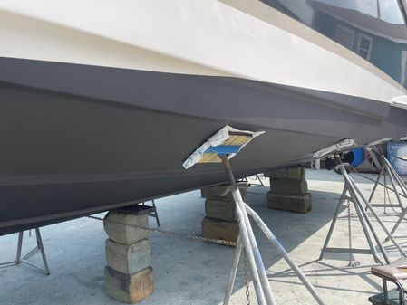 Regal 4080 Flybridge Sedan image