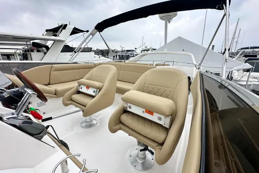 Regal 4080 Sportyacht image