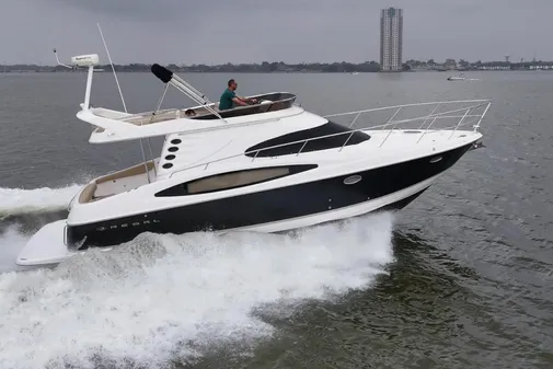 Regal 4080 Sportyacht image