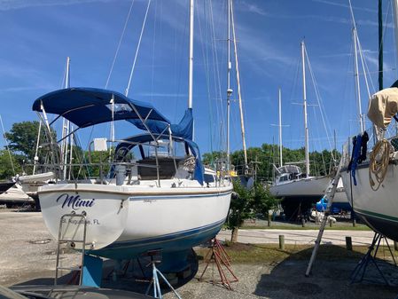 Catalina 27 tall rig wing keel image