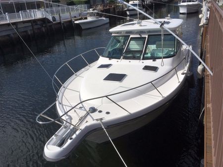 Tiara 3200 Open image