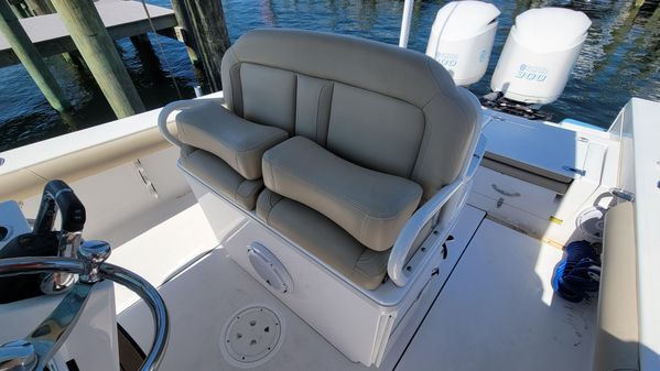 Everglades 273 Center Console image