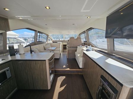 Sea Ray Fly 460 image